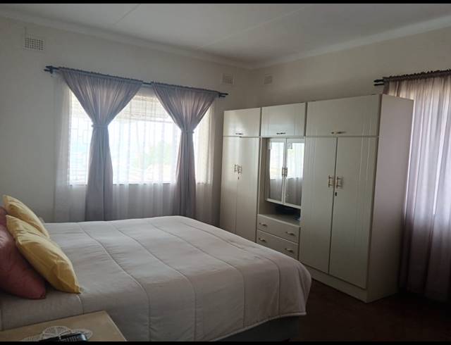4 BEDROOM HOUSE FOR SALE IN WOODLANDS